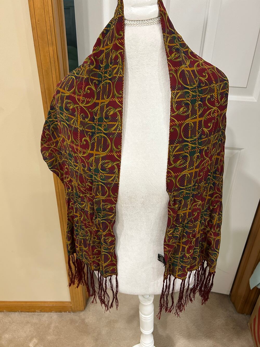 Saldarini made in Italy 100% silk scarf vintage fringed ends